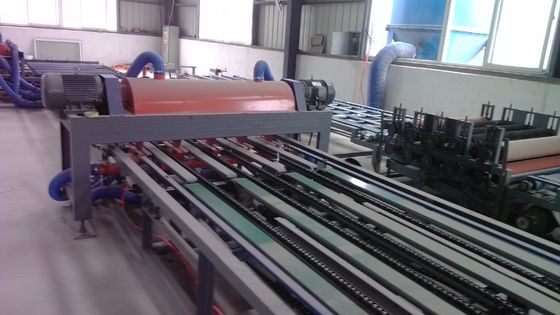 ফাইবার সিমেন্ট / এমজিও স্যান্ডউইচ বোর্ড তৈরির জন্য কোল্ড প্রেসার ওয়াল প্যানেল তৈরির মেশিন