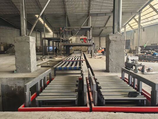 ৩২ মিটার দৈর্ঘ্যের ব্যাকার ওয়াল প্যানেল উৎপাদনের জন্য Cr12 রেজার ব্লেড সহ হিট ট্রিটমেন্ট স্যান্ডউইচ প্যানেল মেশিন