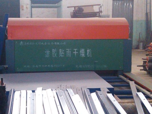 পিএলসি কন্ট্রোল ইপিএস স্যান্ডউইচ প্যানেল মেশিন নির্ভুল লো স্পিড মিটারিং পাম্প সহ