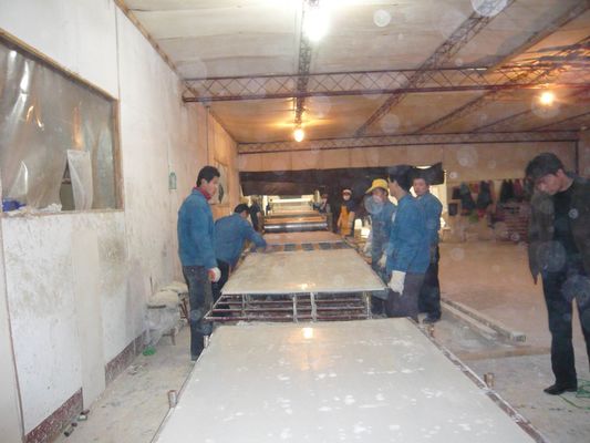 প্লাস্টিক ভ্যাকুয়াম ফর্মিং মেশিন, ০.৮ - ১ এমপিএ বায়ু উৎস, ৪৮ / ৬৮ কিলোওয়াট হিটিং পাওয়ার