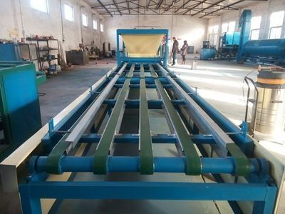 হালকা ওজনের ওয়াল প্যানেল মেশিন, উচ্চ শক্তি সম্পন্ন এমজিও স্যান্ডউইচ প্যানেল মেশিন