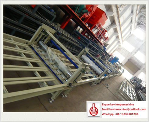 Sandwich Board Construction Material Making Machinery with Roller Extruding Craft