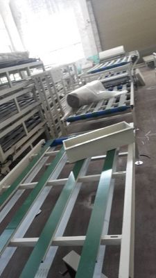 স্ক্রু কনভেয়র অটো ফিডিং সহ আলংকারিক ম্যাগনেসিয়াম অক্সাইড বোর্ড উত্পাদন লাইন