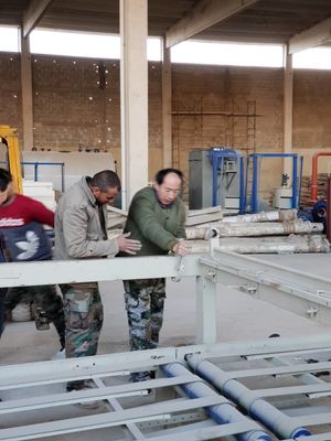 এক্সপিএস সিমেন্ট এবং এমজিও স্যান্ডউইচ প্যানেল মেশিন অগ্নিরোধী ওয়াল প্যানেল তৈরি