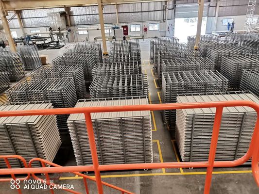 অর্ধ-স্বয়ংক্রিয় ফাইবার সিমেন্ট বোর্ড ভারী শুল্ক স্যান্ডউইচ ওয়াল প্যানেল উৎপাদন লাইন