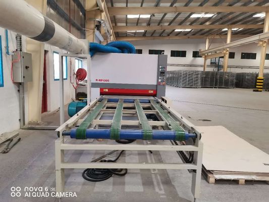 জিপসাম বোর্ড আঠা ছড়ানো বোর্ড এবং এমজিও বোর্ড ল্যামিনেশন মেশিন